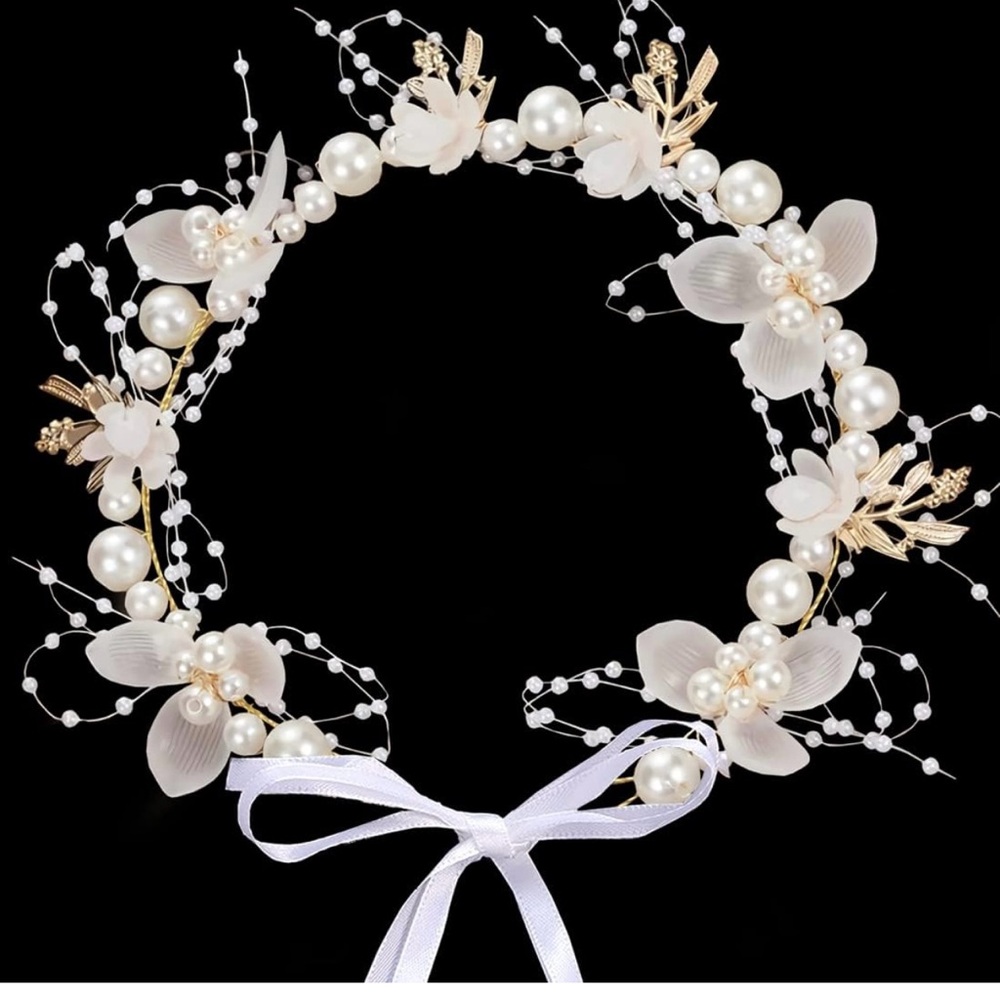 Elegant Pearl and Floral Hair Accessory